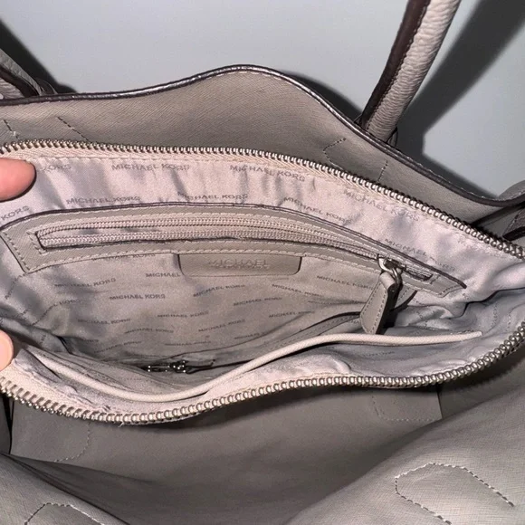 Michael Kors Large Mercer Women's Taupe Tote Bag - Picture 4 of 7